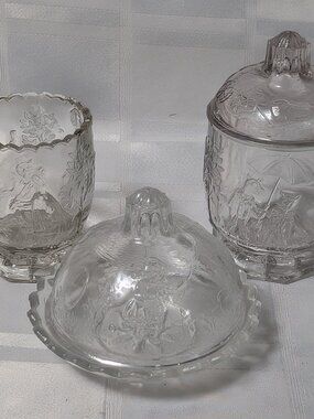 VINTAGE KIDS NURSERY RHYME EAPG CLEAR GLASS SET COVERED DISH LIDDED JAR AND CUP